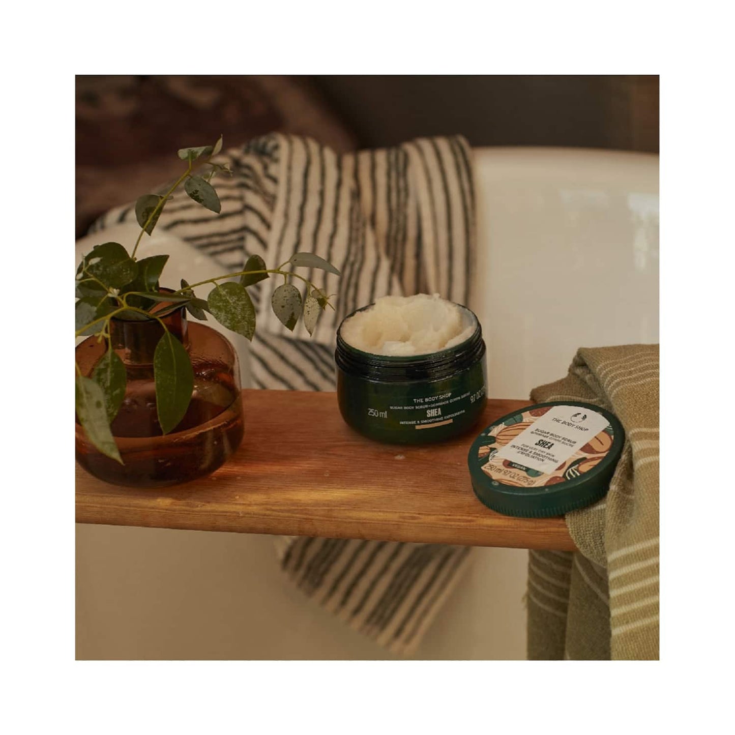 The Body Shop Shea Body Scrub (250ml)